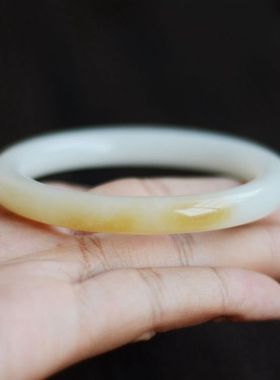 圆条手镯带证书新疆和田玉