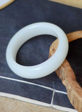 天然带证书新疆和田玉