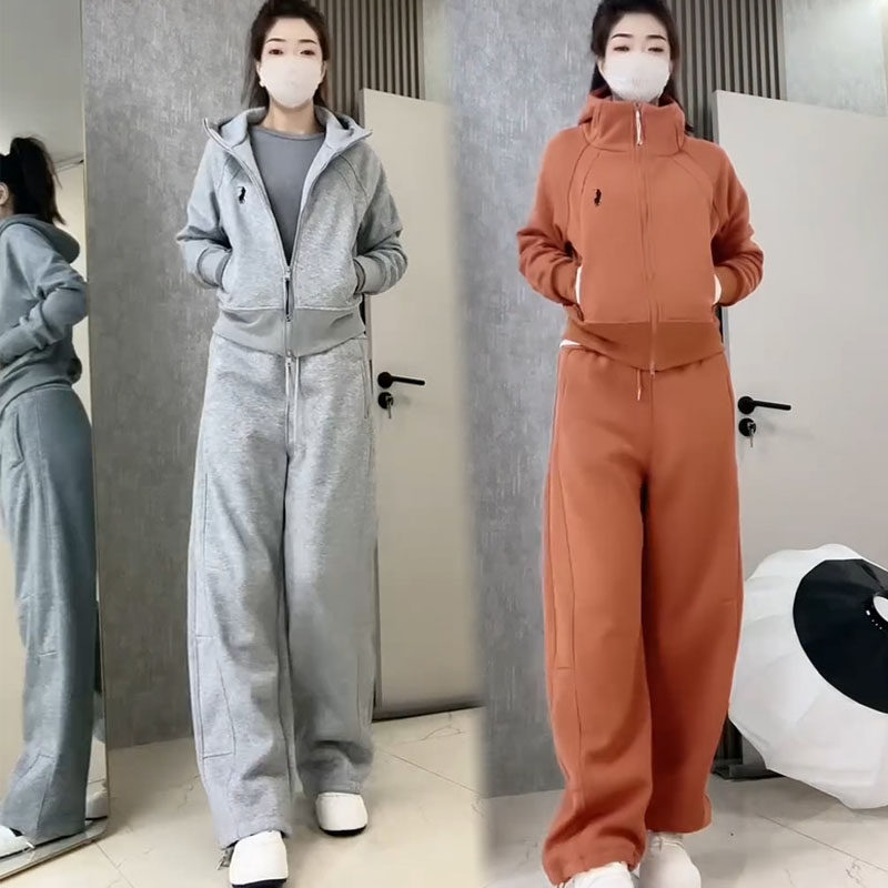 运动风连帽卫衣开衫套装女秋冬加绒休闲两件套时髦减龄显瘦穿搭
