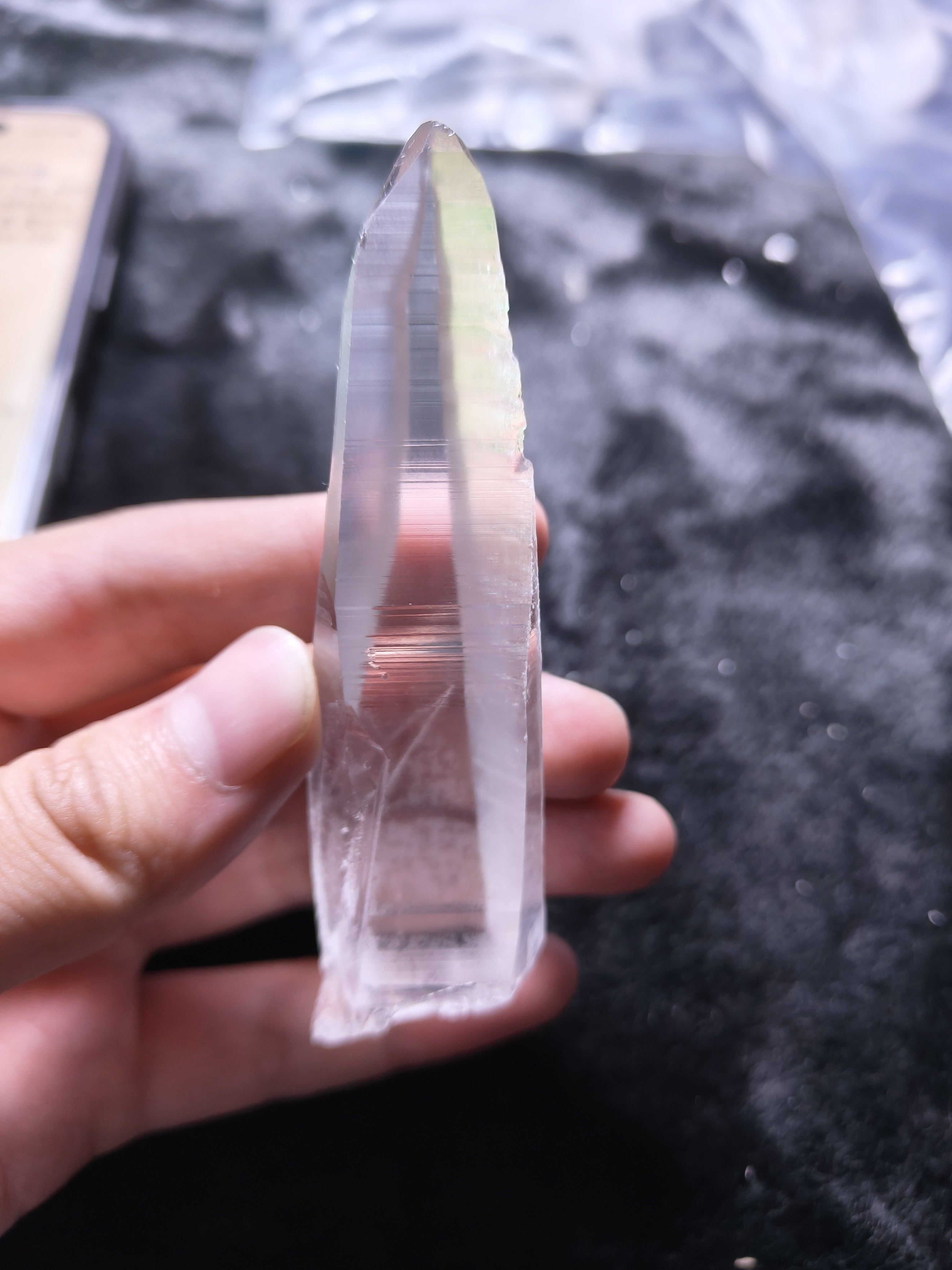 3号55克9.5厘米长巴西天然横纹利姆利亚水晶手术刀大教堂蓝针共生