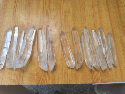 13个607克精品巴西天然白水柱横纹利姆利亚手术刀状大教堂原石