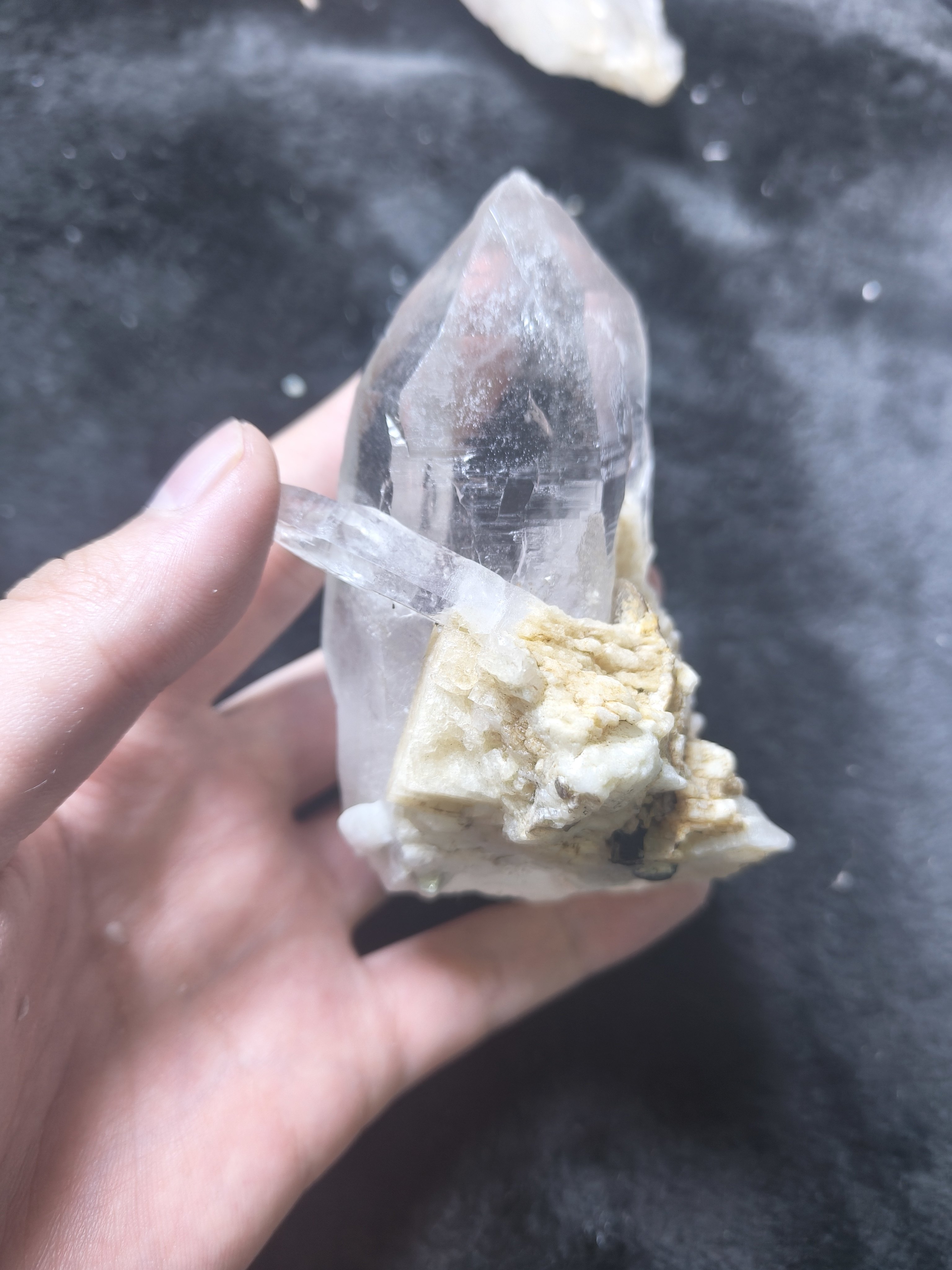 301克天然白水晶骨干原石巴基斯坦喜马拉雅水晶黑碧玺方解石共生