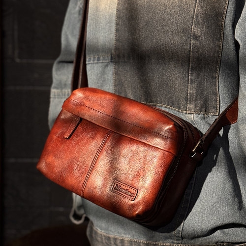 慢时光纯手工擦色男士真皮单肩包