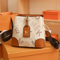 Большая буква белая