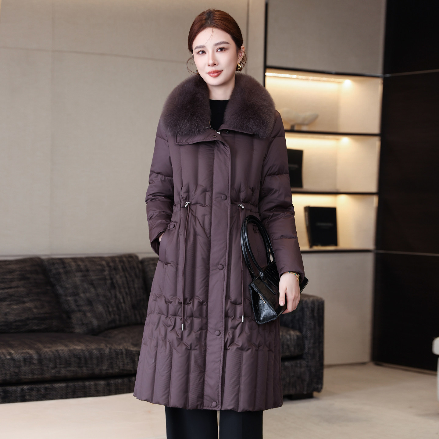 高端白鹅绒羽绒服女2025冬季新款时尚大毛领收腰外套显瘦中长款