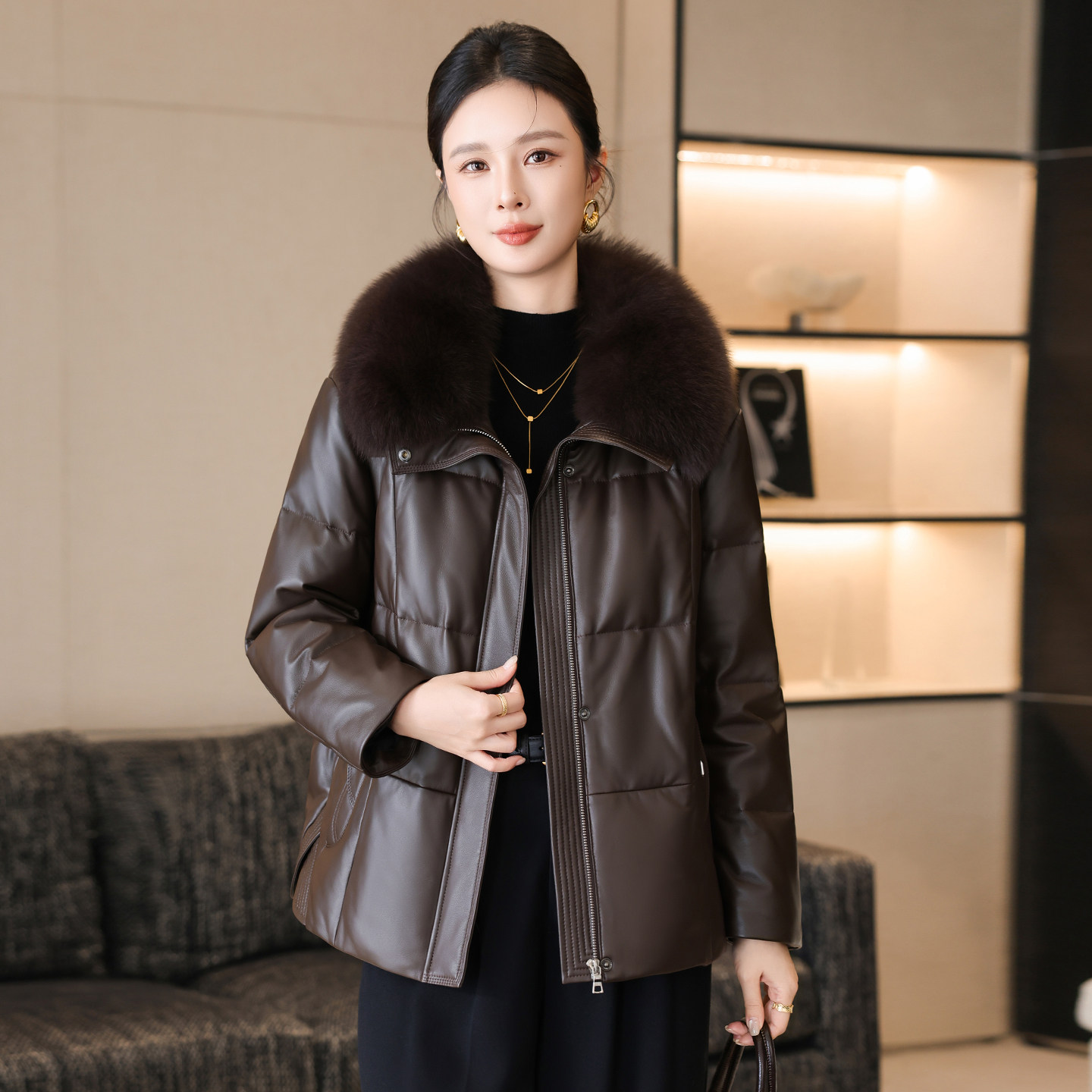 真皮羽绒服狐狸毛领短款皮衣女