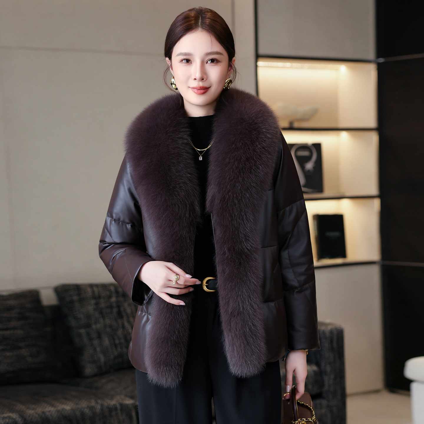 真皮羽绒服女短款2025冬季新款超大狐狸毛领大气海宁绵羊皮衣外套