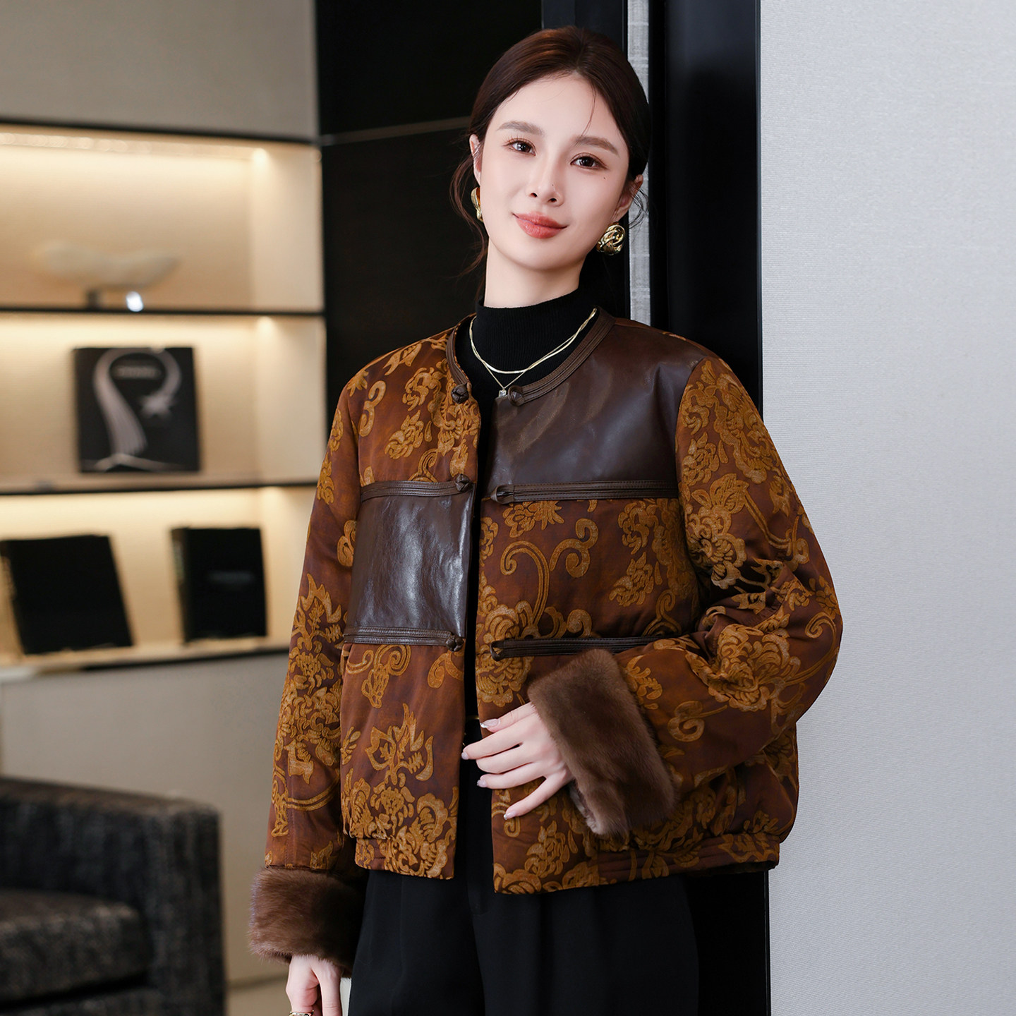 新中式国风羽绒服女2025冬季新款拼接绵羊皮高级感外套小个子短款