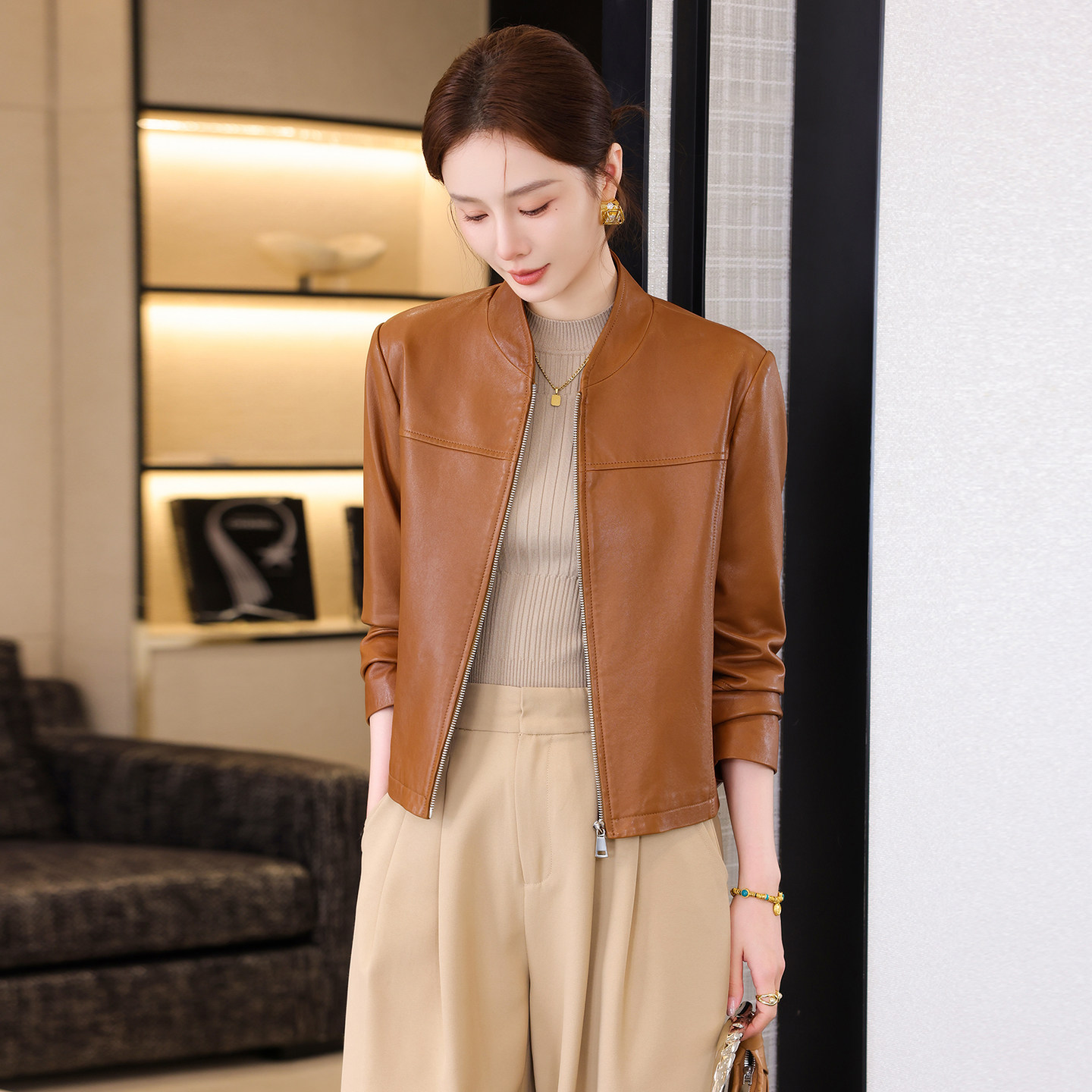 海宁真皮皮衣女外套2025春秋装新款小个子复古机车服绵羊皮夹克,女装/女士精品,皮衣,淘宝优惠券,粉丝福利购,淘宝优惠卷