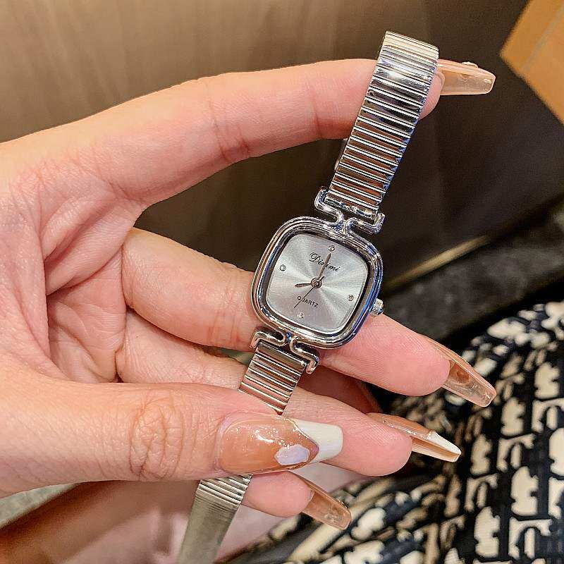 金色竹节带方女石英ins潮流女表