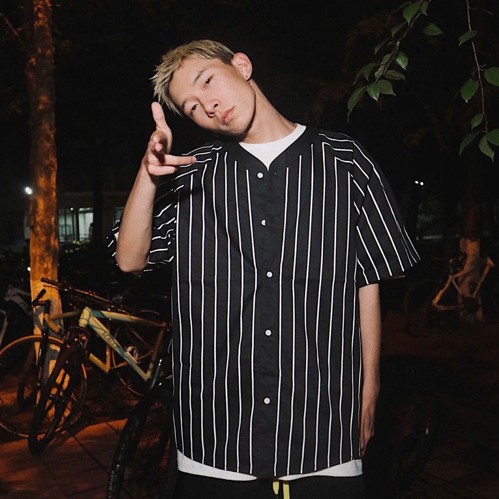 蜜丘琳国潮时尚街头嘻哈街舞滑板说唱学生条纹短袖棒球衫T恤衫