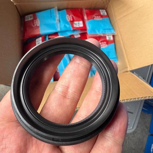 适用于理想L7理想L8理想L9前半轴油封后半轴油封