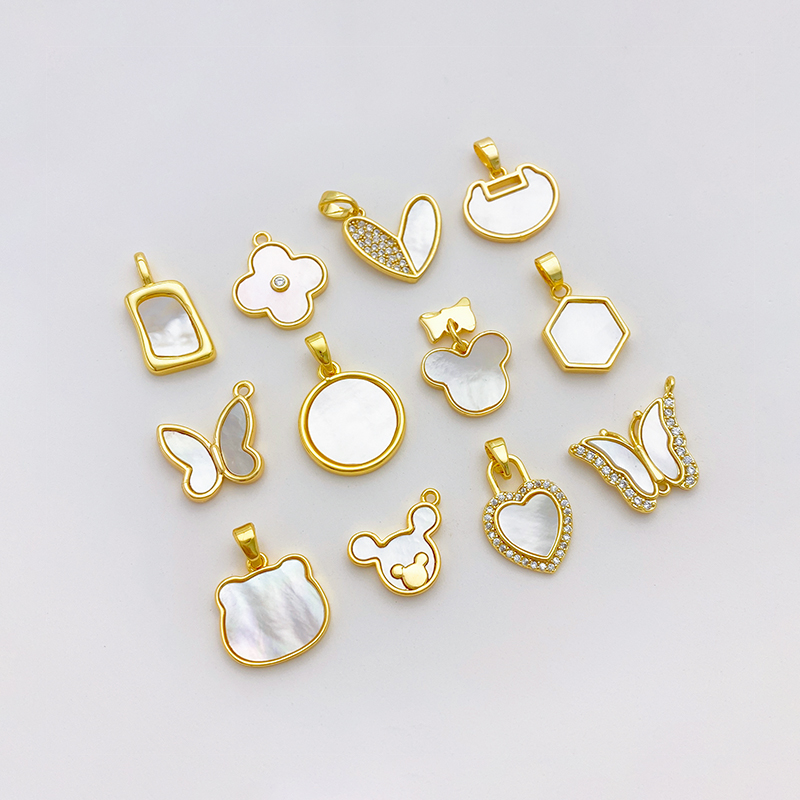 18K包金保色镶贝壳锆石爱心吊坠