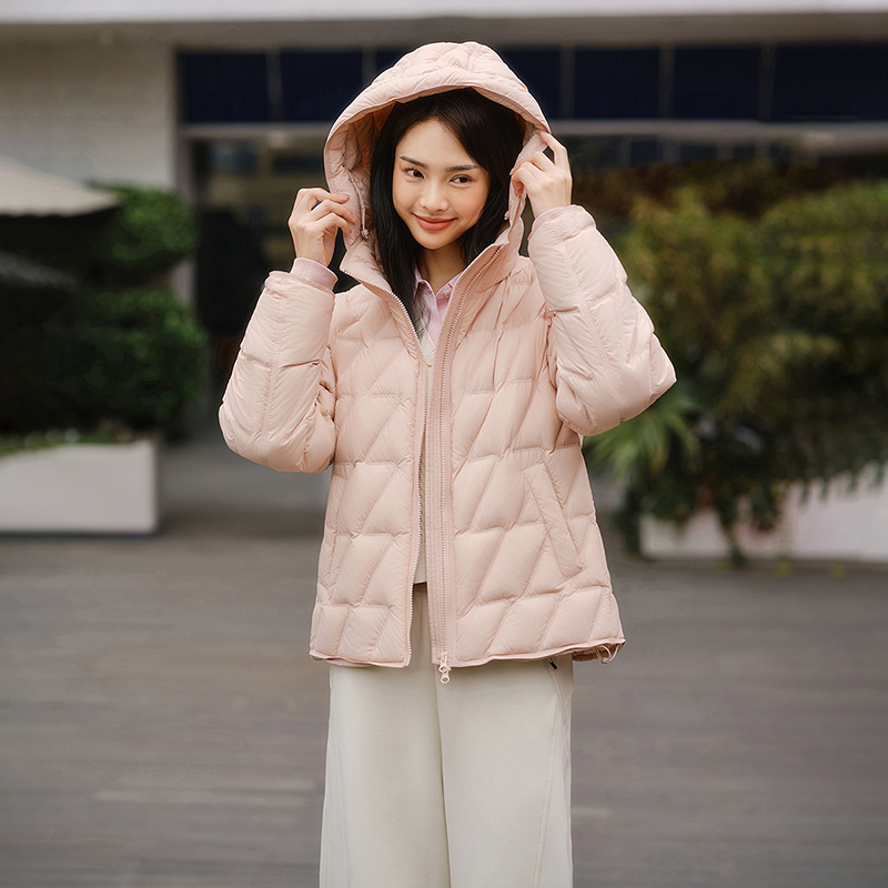 轻薄羽绒服女款保暖连帽短款