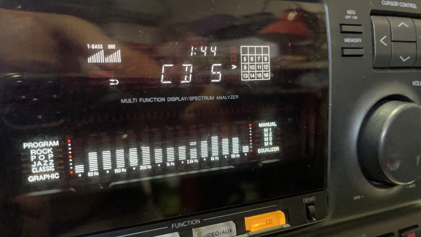 日本原装进口组合音响爱华990主机一台，功能全好的，比较新。