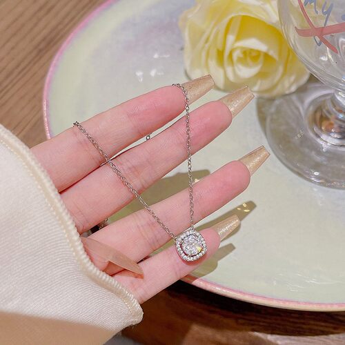 轻奢闪钻方糖锆石钛钢项链锁骨链