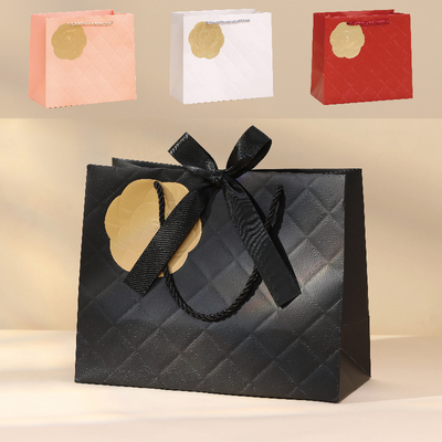 深压纹，烫金，高奢山茶花礼品袋