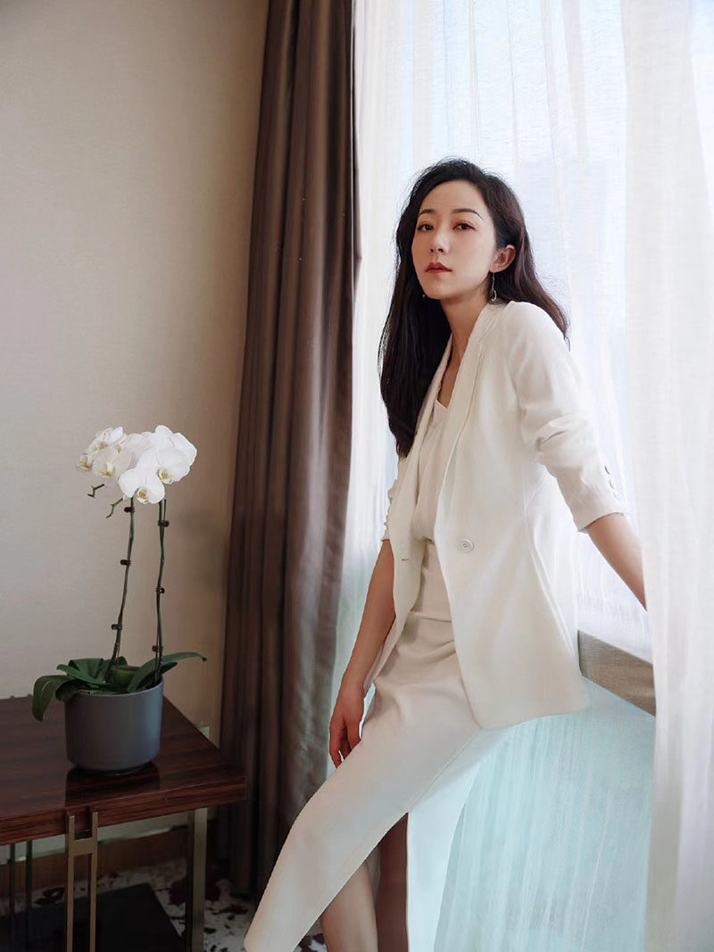 韩雪白色女士修身小西装复古一粒扣简约干练优雅高级感休闲外套潮