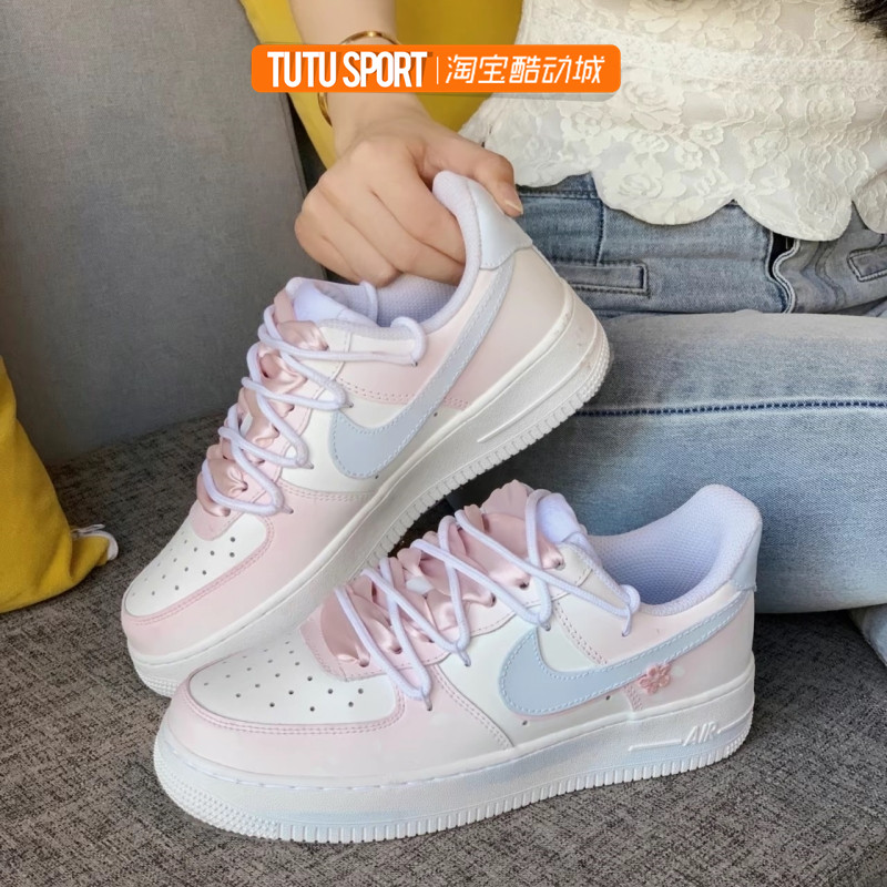 球鞋定制 耐克Nike Air Force 1 空军 樱花布贴 蓝粉女子低帮板鞋,运动鞋new,运动休闲鞋,淘宝优惠券,粉丝福利购,淘宝优惠卷