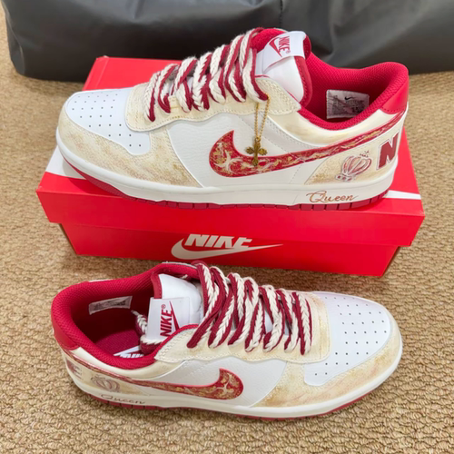球鞋定制 Nike Big 绯冕 Queen 马年 烫金 手绘渐变 男子低帮板鞋