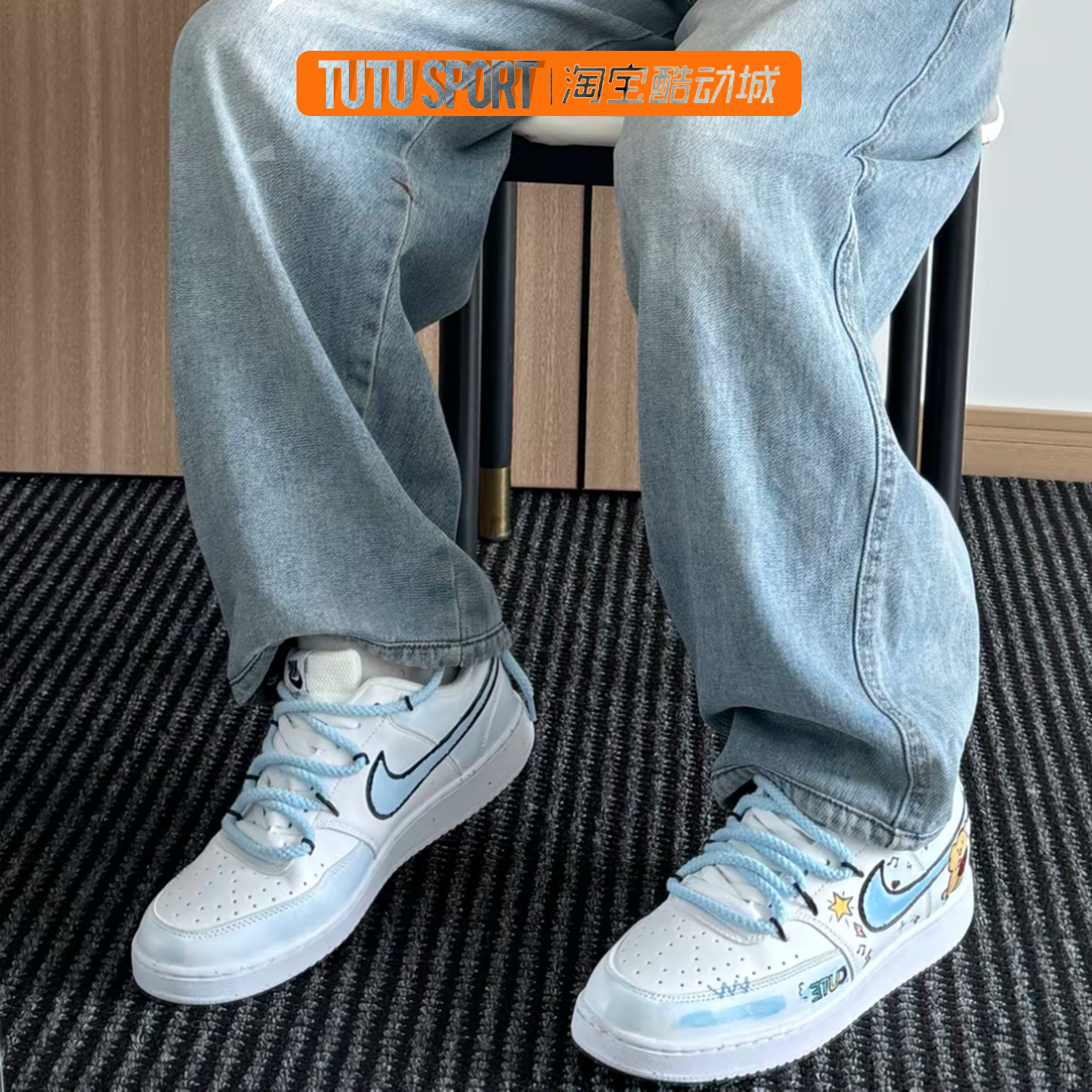 定制球鞋 Nike Court Vision1小熊奇旅 低帮 板鞋 男女同款浅蓝色