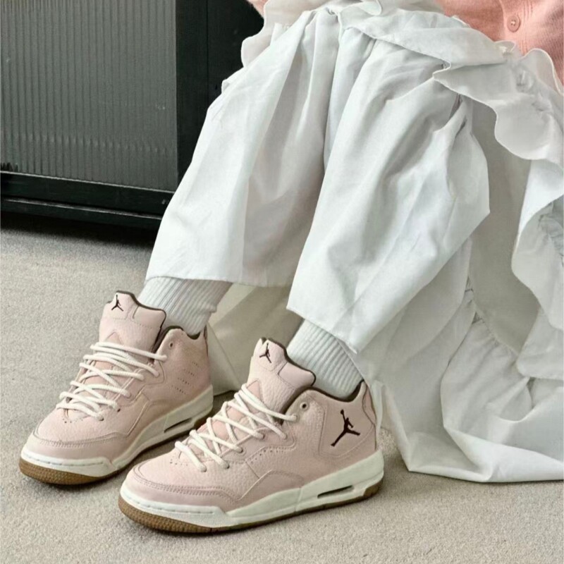 球鞋定制 Air Jordan Courtside 泡泡糖奶粉多巴胺女子中帮篮球鞋