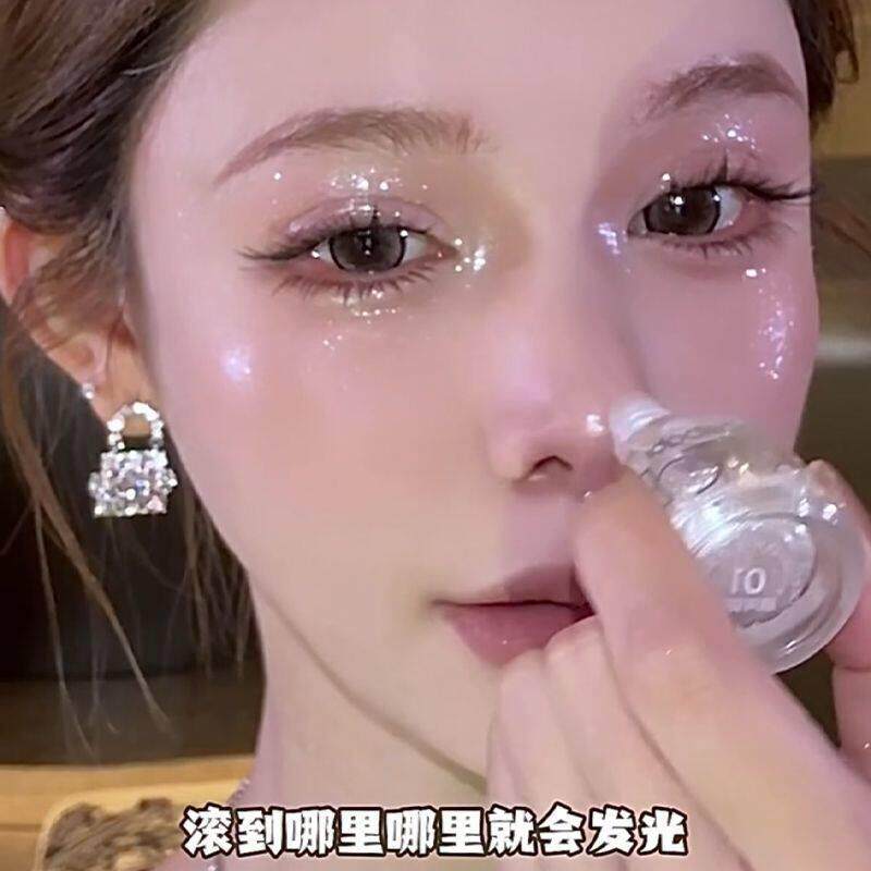 爆闪星钻滚珠高光液！精准提亮鼻梁眉骨滚珠叠加多层闪成行走银河
