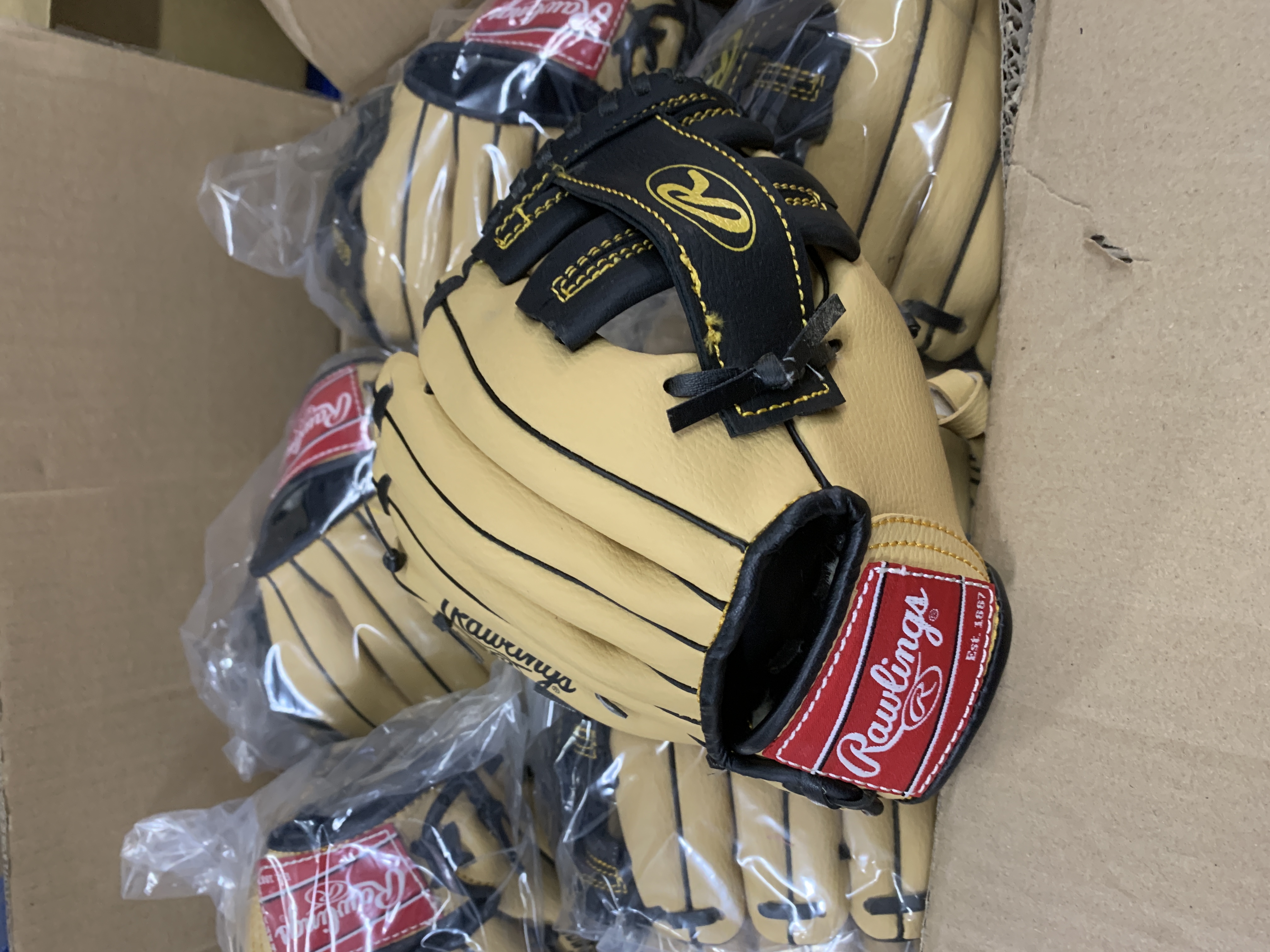 出口美国正版9寸即战力牛皮儿童少年专业加厚棒垒球外野手套