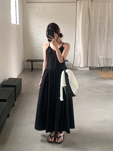 TG 少女叙事 温柔V领百搭垂顺可调节吊带连衣裙2026夏新款26702