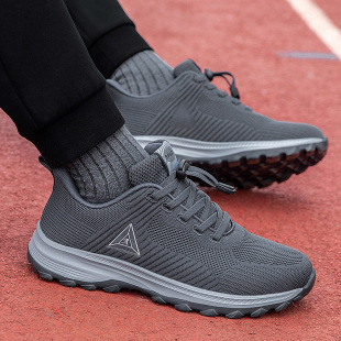 正牌老人鞋男足官方旗舰店老北京布鞋特大码大脚骨加宽爸爸运动鞋