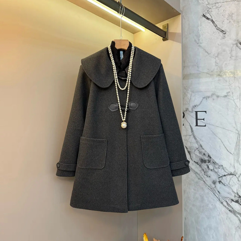 大码女装娃娃领双兜毛呢大衣