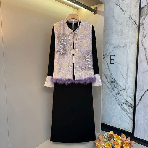 钉珠花马甲拼色袖口打底衫半身裙