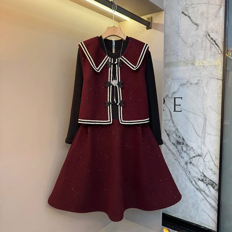 翻领拼色边马甲拼色裙摆连衣裙