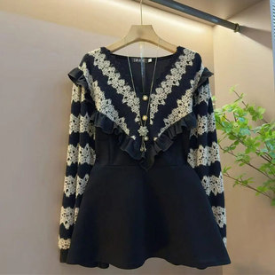 款 设计感秋季 大码 女装 胖MM加肥V领拼色蕾丝长袖 百搭小衫 上衣法式