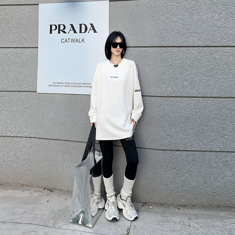 加大码女装圆领字母长袖上衣胖妹妹宽松遮肚子秋季款百搭休闲卫衣,女装/女士精品,大码内搭,淘宝优惠券,粉丝福利购,淘宝优惠卷