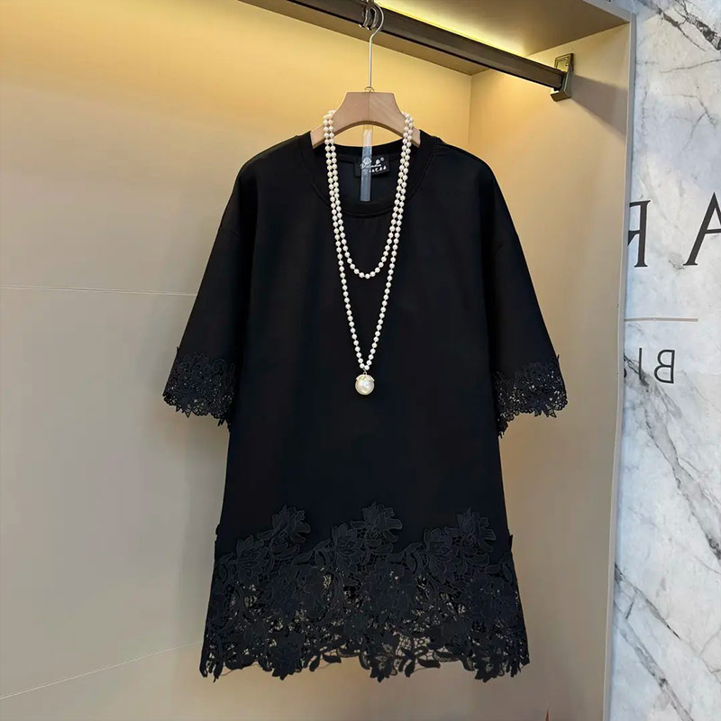 胖妹妹拼蕾丝底摆圆领上衣