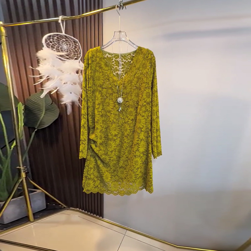 加肥侧压线长袖蕾丝大衫