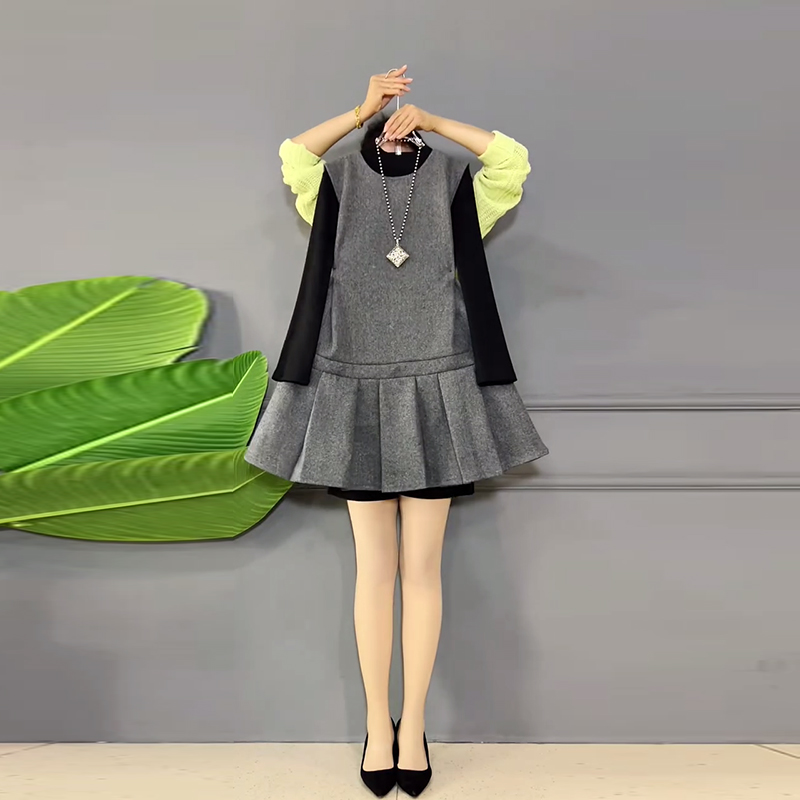 立领打底衫拼接百褶裙摆马甲裙