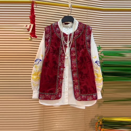 刺绣花朵袖口衬衫国风马甲