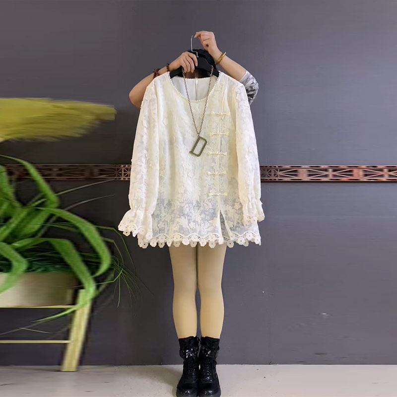 侧开叉盘扣微喇袖口蕾丝小衫