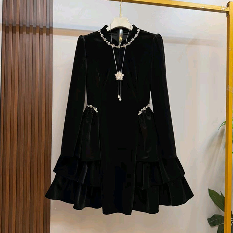 加肥立领亮片边长袖收腰连衣裙法式气质大码女装赫本风时尚小黑裙,女装/女士精品,大码连衣裙,淘宝优惠券,粉丝福利购,淘宝优惠卷