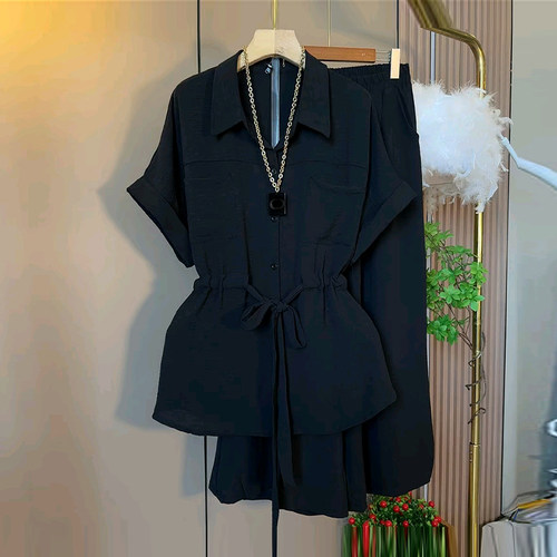 松紧腰黑色裤子翻领短袖收腰上衣