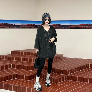 百搭减龄小衫 女装 毛毛上衣欧洲站宽松遮肚子大码 胖MM加肥V领长袖