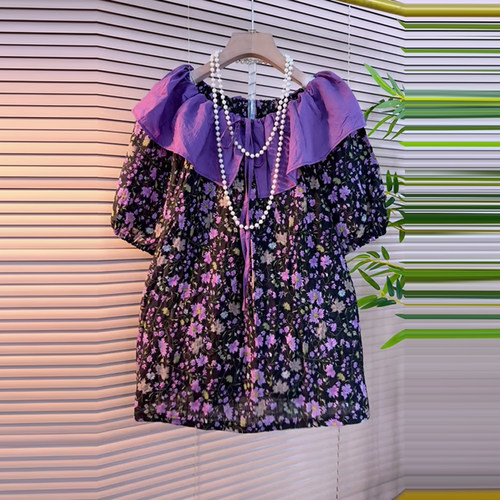 加肥系带披肩领短袖碎花上衣