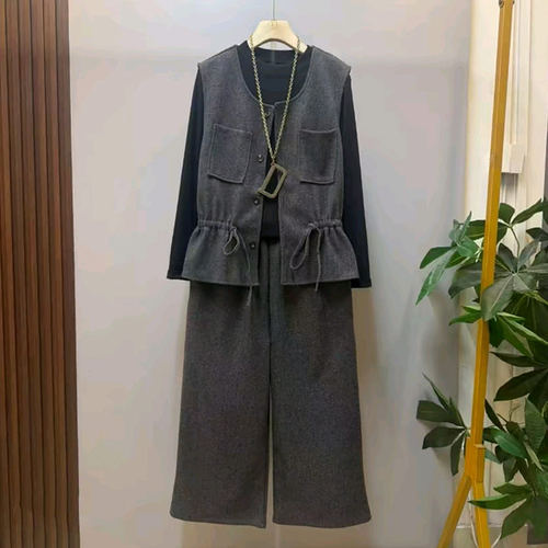 胖妹妹收腰抽绳马甲长袖打底衫阔腿长裤2026秋季款大码女装三件套 - 封面