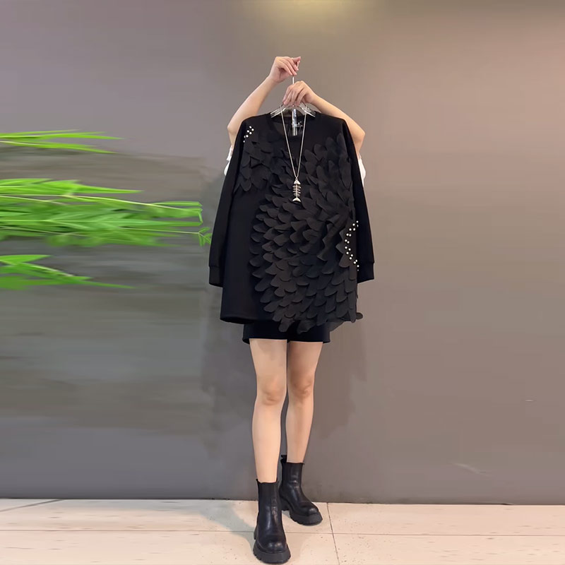 加肥圆领长袖亮钻边卫衣