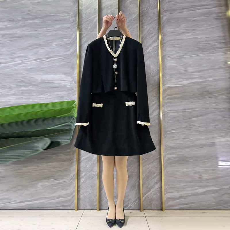 V领拼色边长袖收腰连衣裙