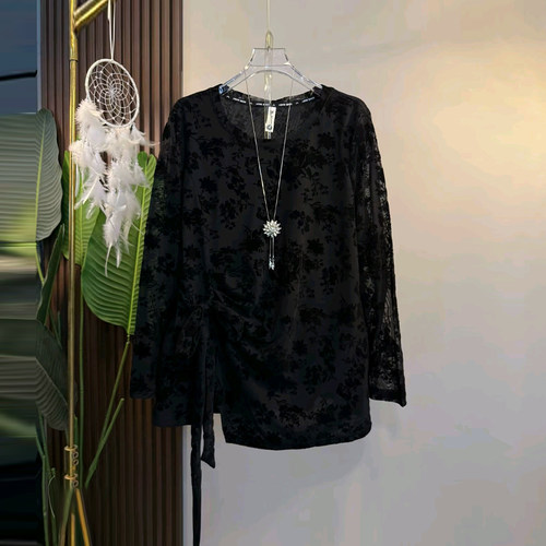 胖妹妹侧系带长袖蕾丝花小衫