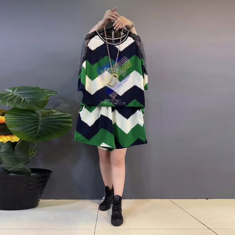 加大码女装拼接减龄短袖上衣宽松遮胯短裤胖妹妹夏季款休闲两件套,女装/女士精品,大码套装,淘宝优惠券,粉丝福利购,淘宝优惠卷