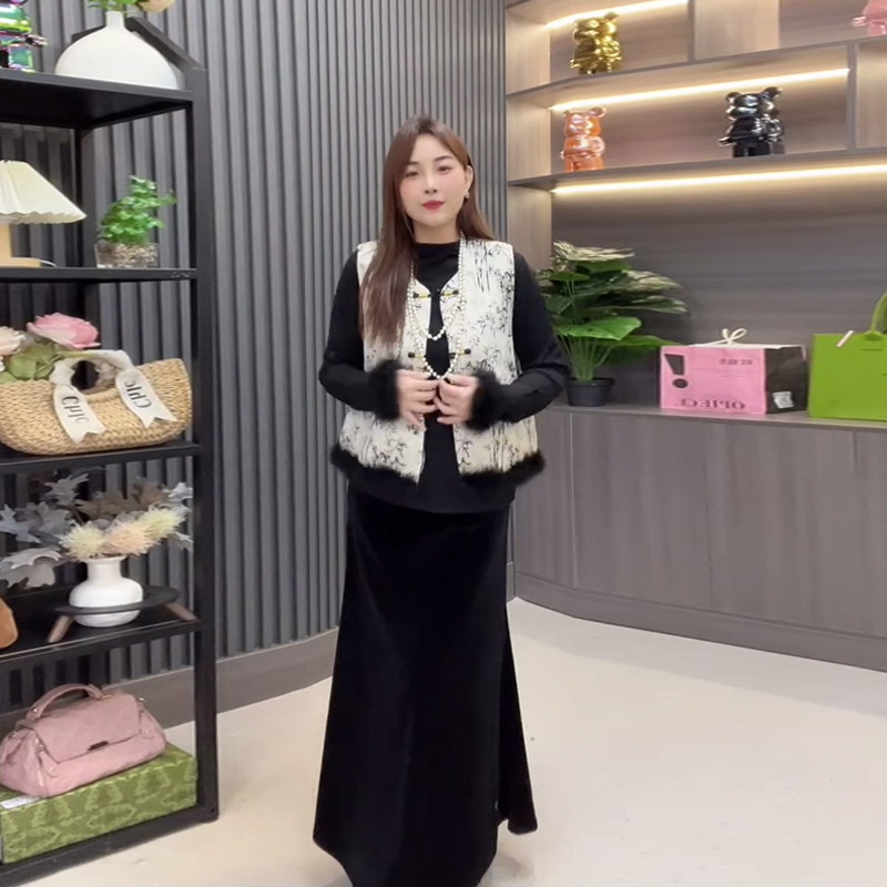 大码女装盘扣花纹马甲胖妹妹黑色显瘦2026新款简约毛毛袖口打底衫,女装/女士精品,大码内搭,淘宝优惠券,粉丝福利购,淘宝优惠卷